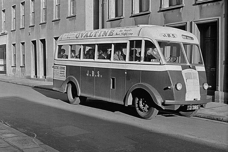 File:Sue15JoesBus.jpg