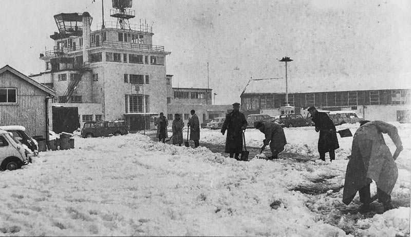 File:F17AirportSnow1962.jpg