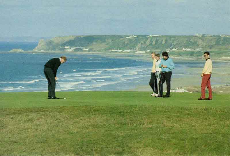 File:LaMoyeGolf.jpg