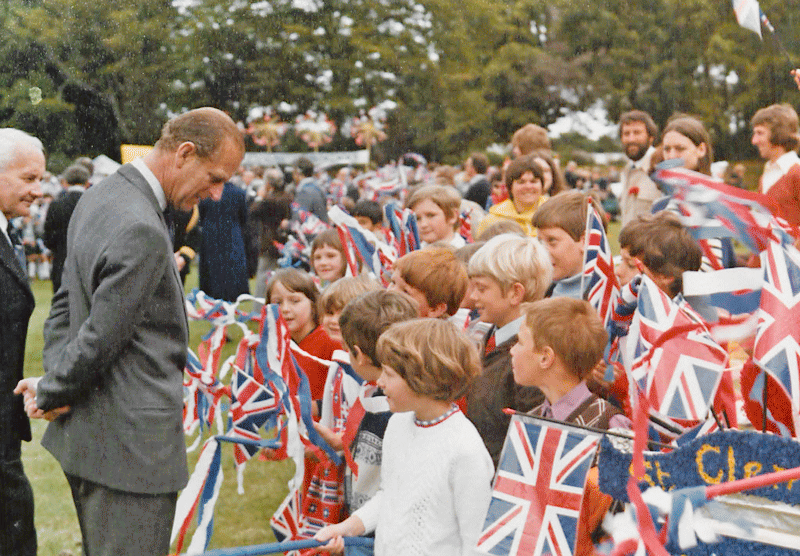File:QueenVisit1978-9b.png
