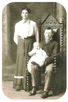 Charles Louis Holley and Esther Margaret, nee Watson, and William Edward, 1905