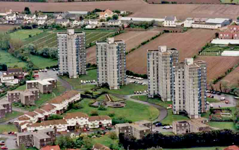 File:LesMaraisFlats.jpg