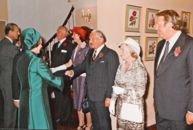 File:QueenVisit1978-12c.png