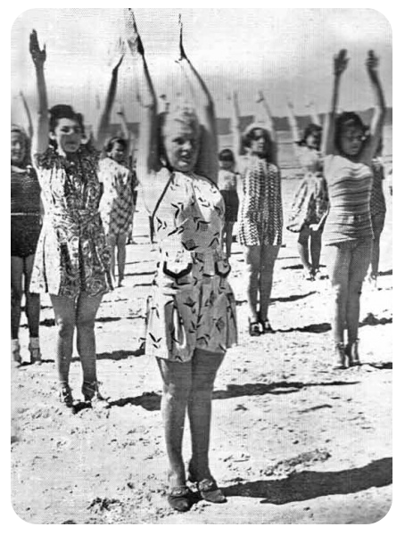 File:OnTheBeach1939.png