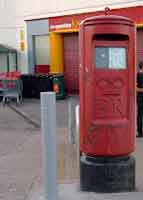 The K Type pillar was designed by Tony Gibbs, who won a 1979 competition between three designers, and it was introduced on 31 July 1980. It does have that unmistakable 80s feel to it. Here is the untidiest, box no 1 at Georgetown.