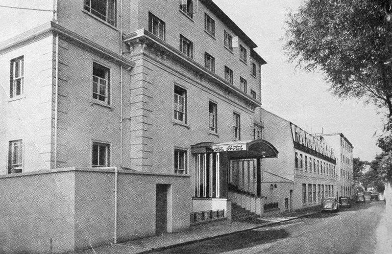 File:EUS21MertonHotel.jpg