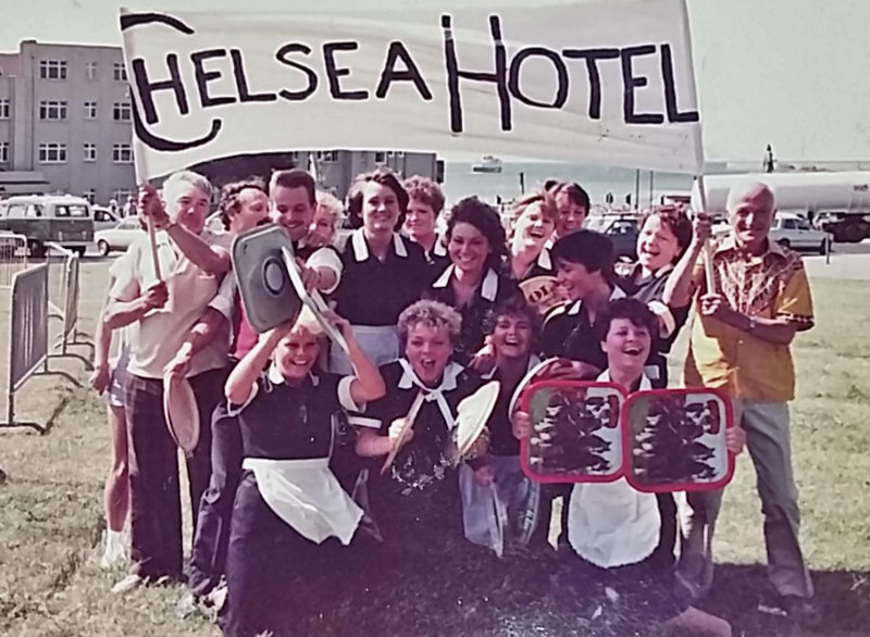 File:F21ChelseaHotelWaitresses2.jpg