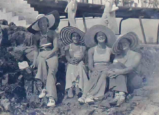 File:H25JSCAlbum1930s162.png