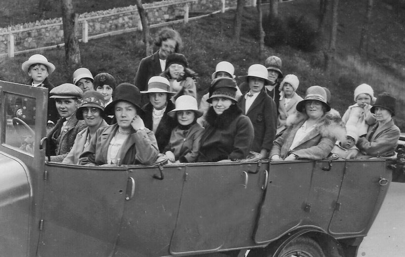 File:EUS21Charabanc1924.jpg