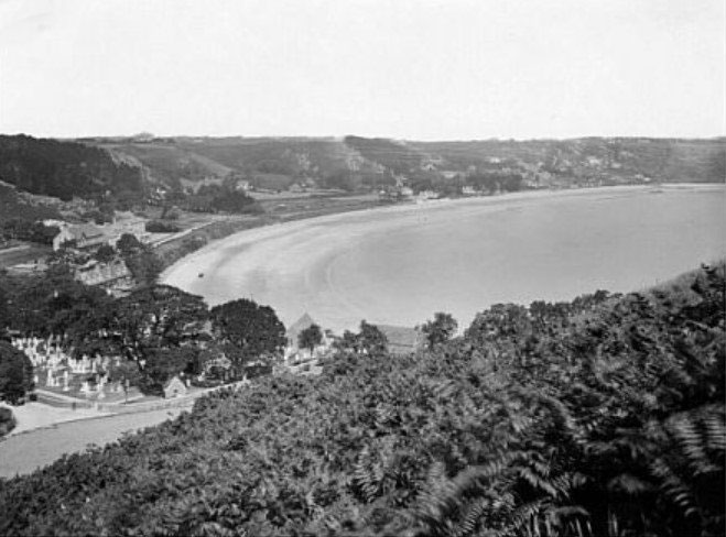 File:GM22GWRStBrelade'sBay1925b.jpg