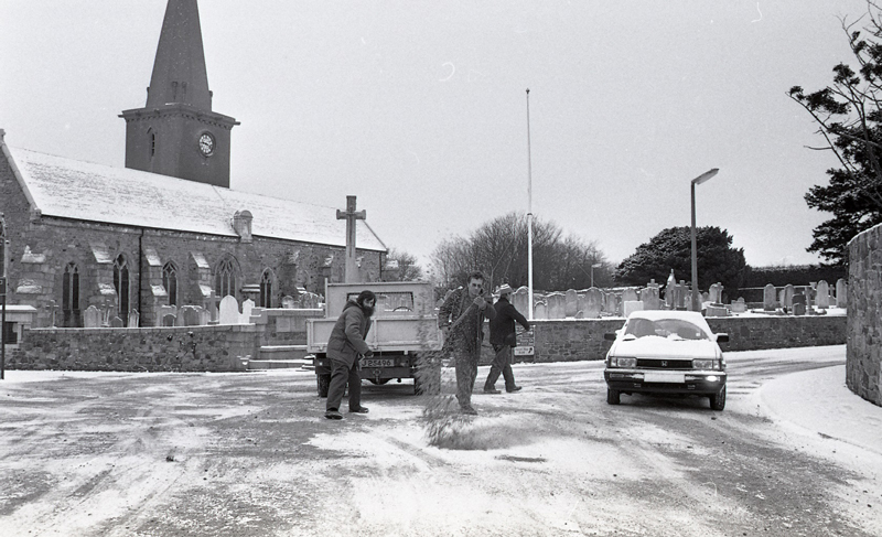 File:J25SnowJanuary1985a.jpg