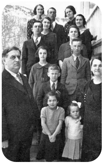 File:An24StanleyPhilippeGaudin&Family.png
