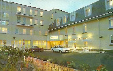 File:Sue15CoralieHotel.jpg