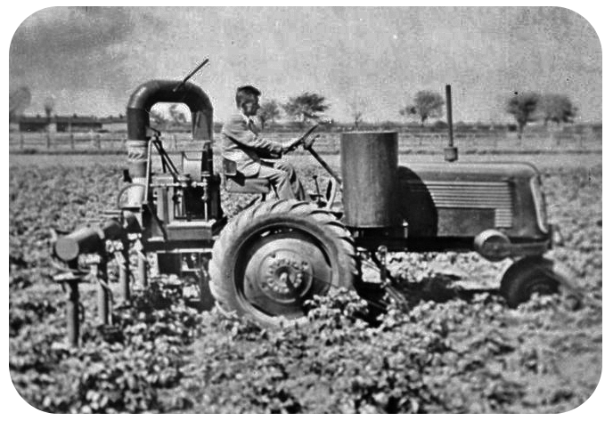 File:W24Tractor1946.png