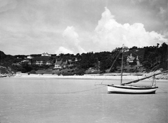 File:GM22GWRStBrelade'sBay1934.jpg