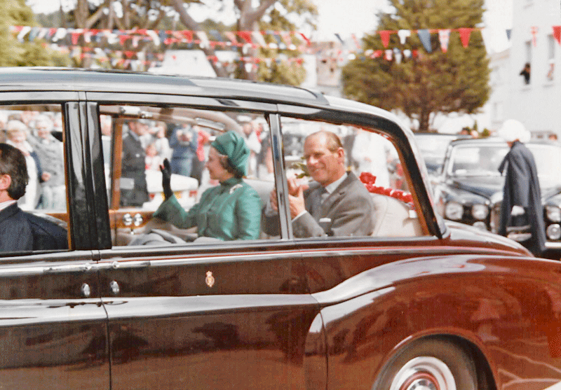 File:QueenVisit1978-14c.png
