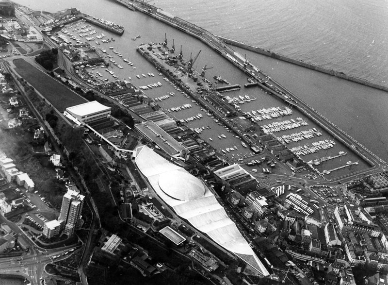 File:H23Harbour&Fort1980s.jpg