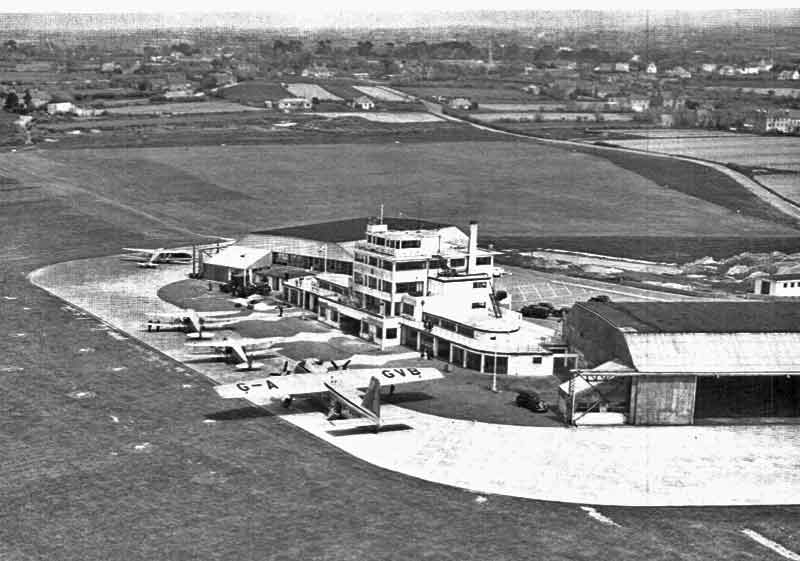 File:AirportAerial1945.jpg