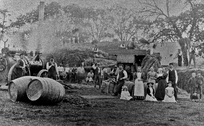 File:S26Threshing1910c.png