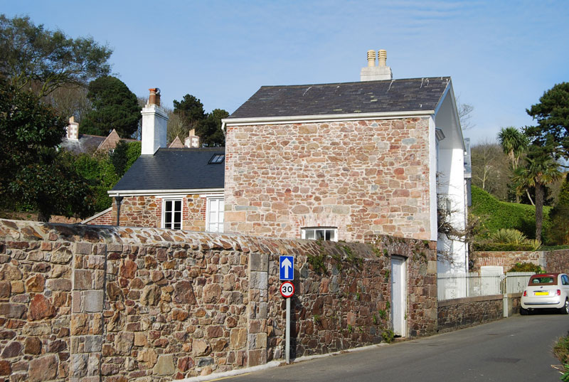 File:H20GourayCottage.jpg