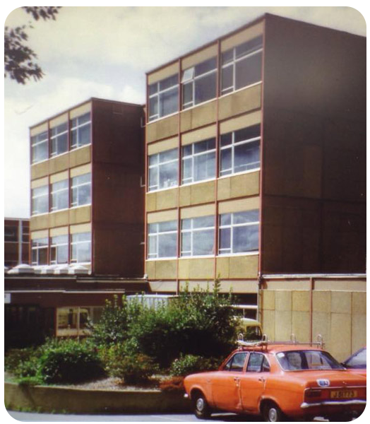 File:LesQuennevaisSchool.png
