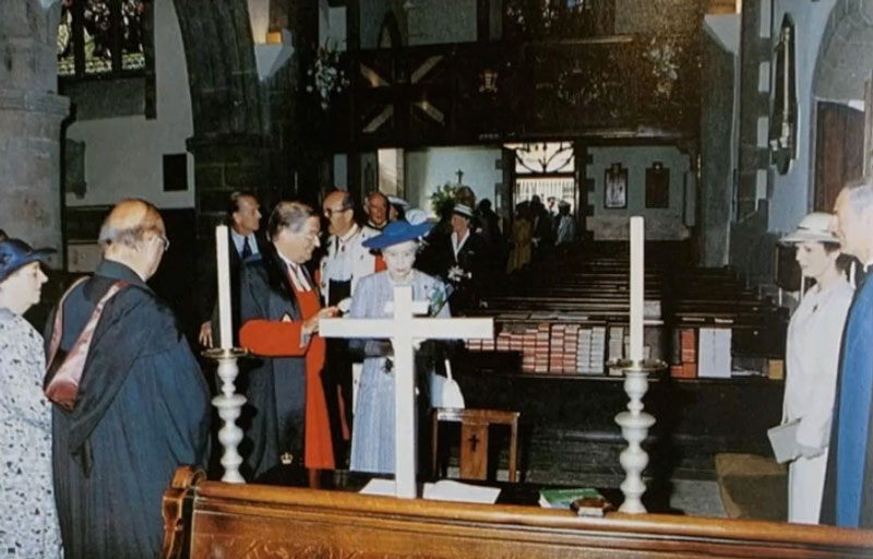 File:H23QueenTownChurch1989.jpg