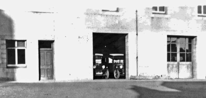 File:U19NelsonStreetAmbulances1934.jpg
