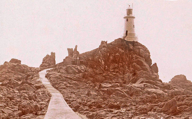 File:W18TachetCorbiereLighthouse.jpg