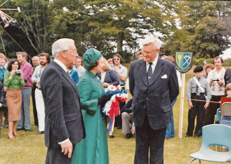 File:QueenVisit1978-10a.png