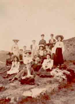 A family outing in the 1900s