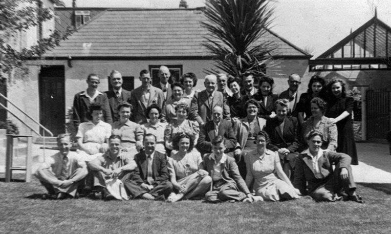 File:F18SunshineHotelGuests1930s.jpg