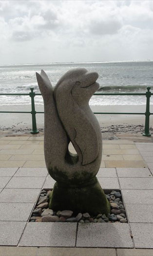 File:W22SculptureNewDolphinHavreDesPas.jpg