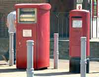 K Pillars are paired up with larger neighbours at Red Houses, La Collette near Victoria Pier, and in David Place by the Odeon