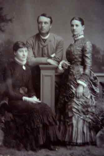 File:Baudoux1880sFamilyGroup.jpg