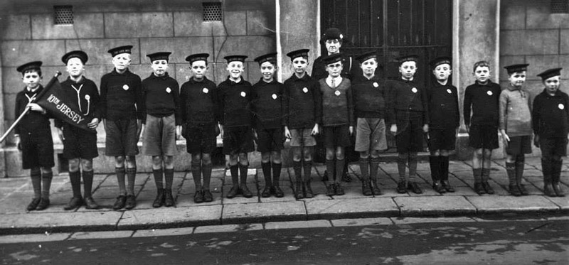 File:Sue15BoysBrigade1938.jpg