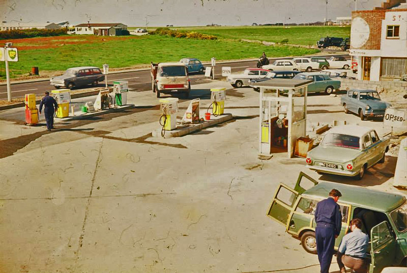 File:Sue15FalleAirport60s.jpg