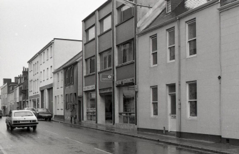 File:J25GrenvilleStreet1981.jpg