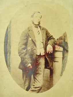 Victorian man photographed by Billinghurst and Dovey