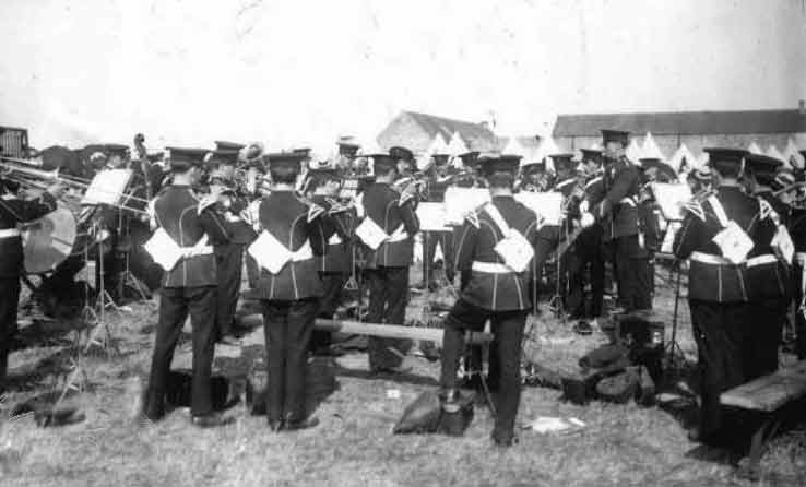 File:DunhamMilitaryBand.jpg