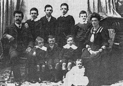 File:An16JamesAlbertPaullFamily.jpg