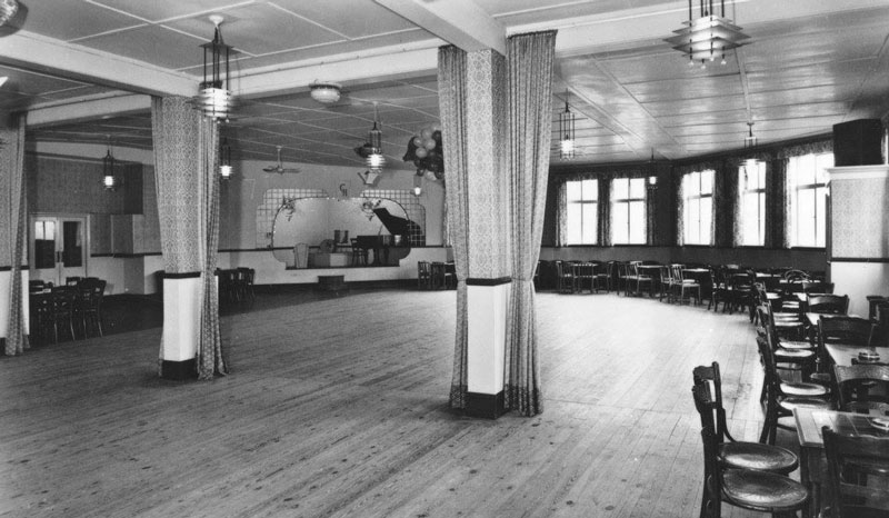 File:Su16ChelseaHotelBallroom.jpg