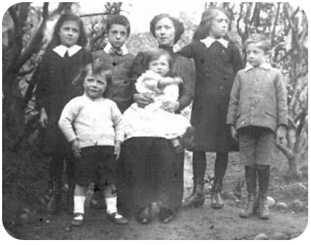 File:An23LauraGallie(Pinel)&Children.png