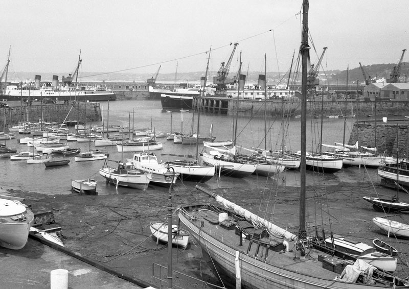 File:F20Harbour1950s.jpg