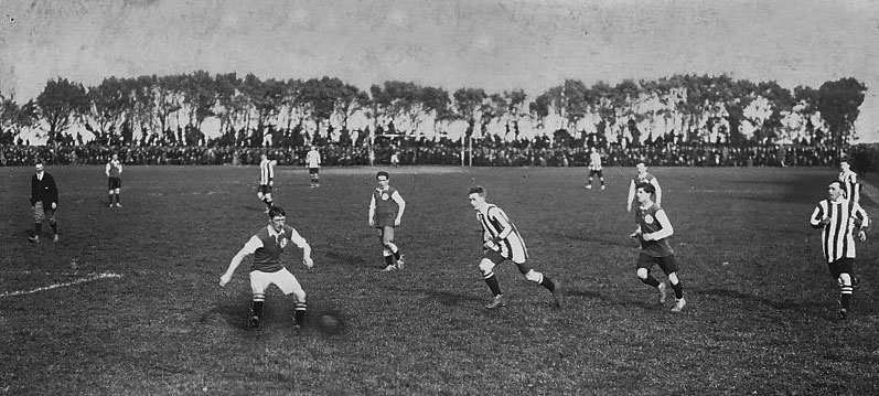 File:EB15Footy1915.jpg