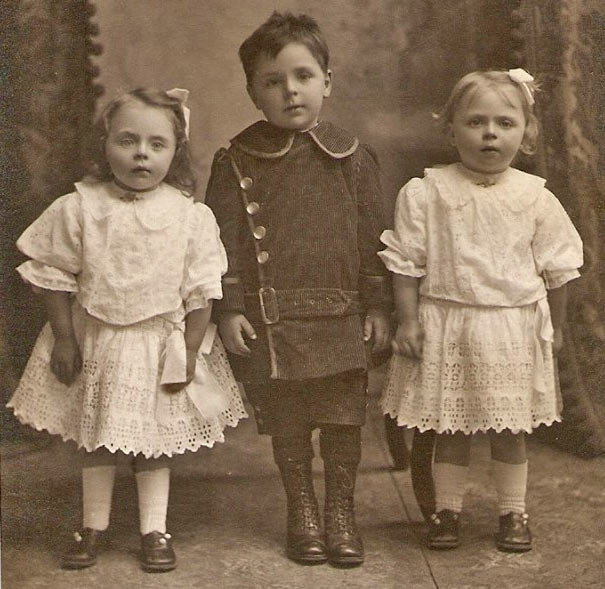 File:F19FrancisHorman&Sisters.jpg