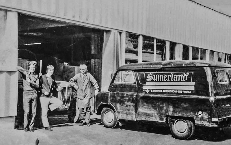 File:F21SummerlandVan.jpg