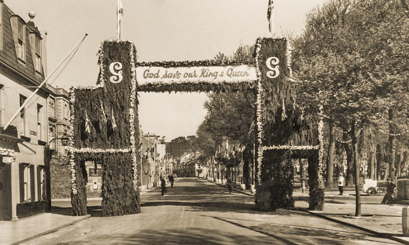 File:TP19ParadeArch1937.jpg