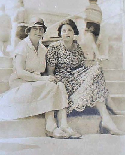 File:H25JSCAlbum1930s108Fashion.png