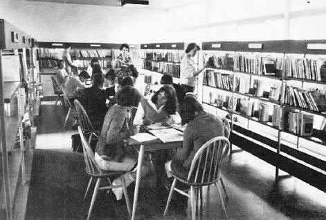 File:F19QuennevaisSchoolLibrary.jpg