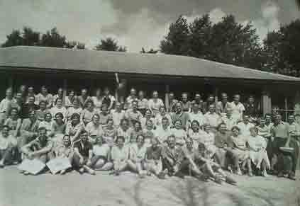 File:GrouvilleHolidayCamp1939.jpg